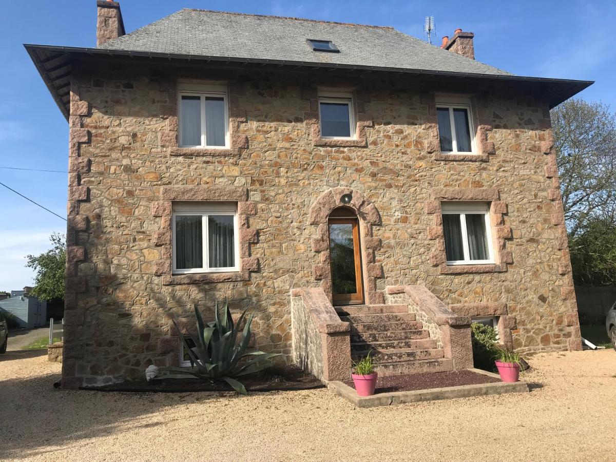 Bed and Breakfast La Jackal Ploubezre Exterior foto