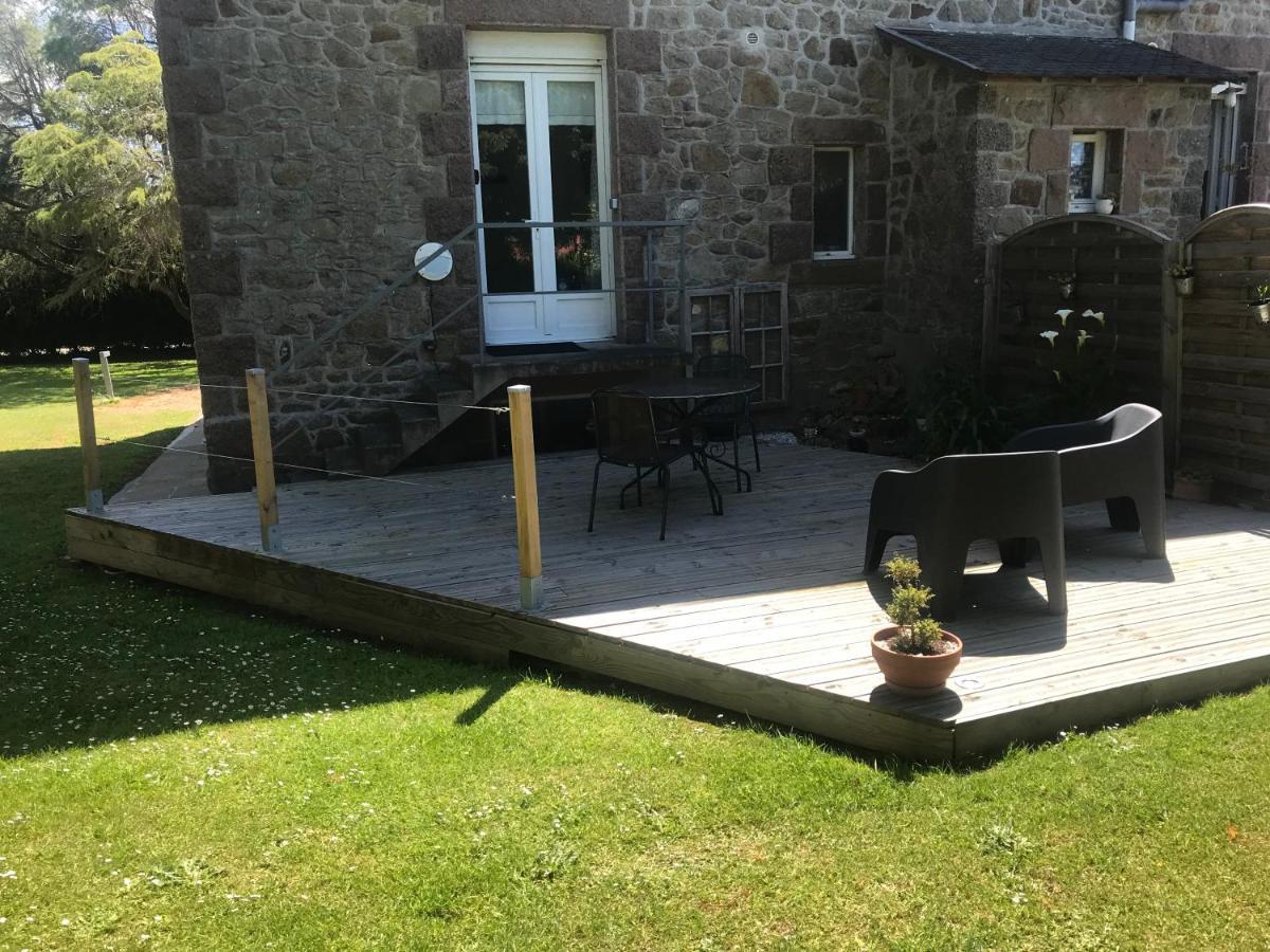 Bed and Breakfast La Jackal Ploubezre Exterior foto